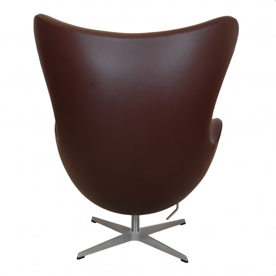 Pre owned Arne Jacobsen Egg chair in chocolate colored leather